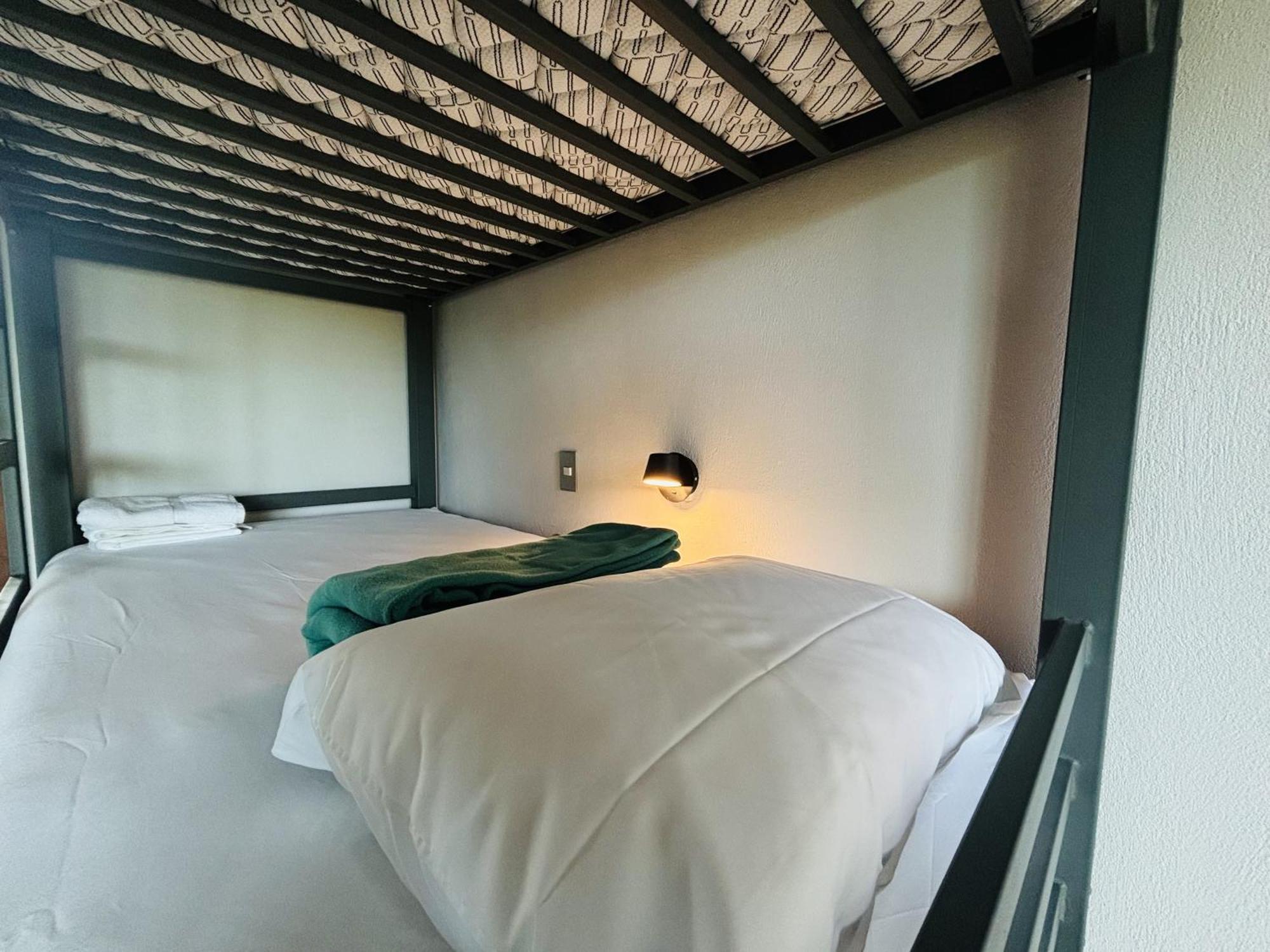 Arenal Backpackers Resort La Fortuna Exterior foto Bunk beds at the KPH
